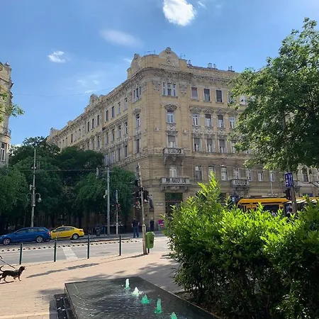 Rainforest By The Danube בודפשט